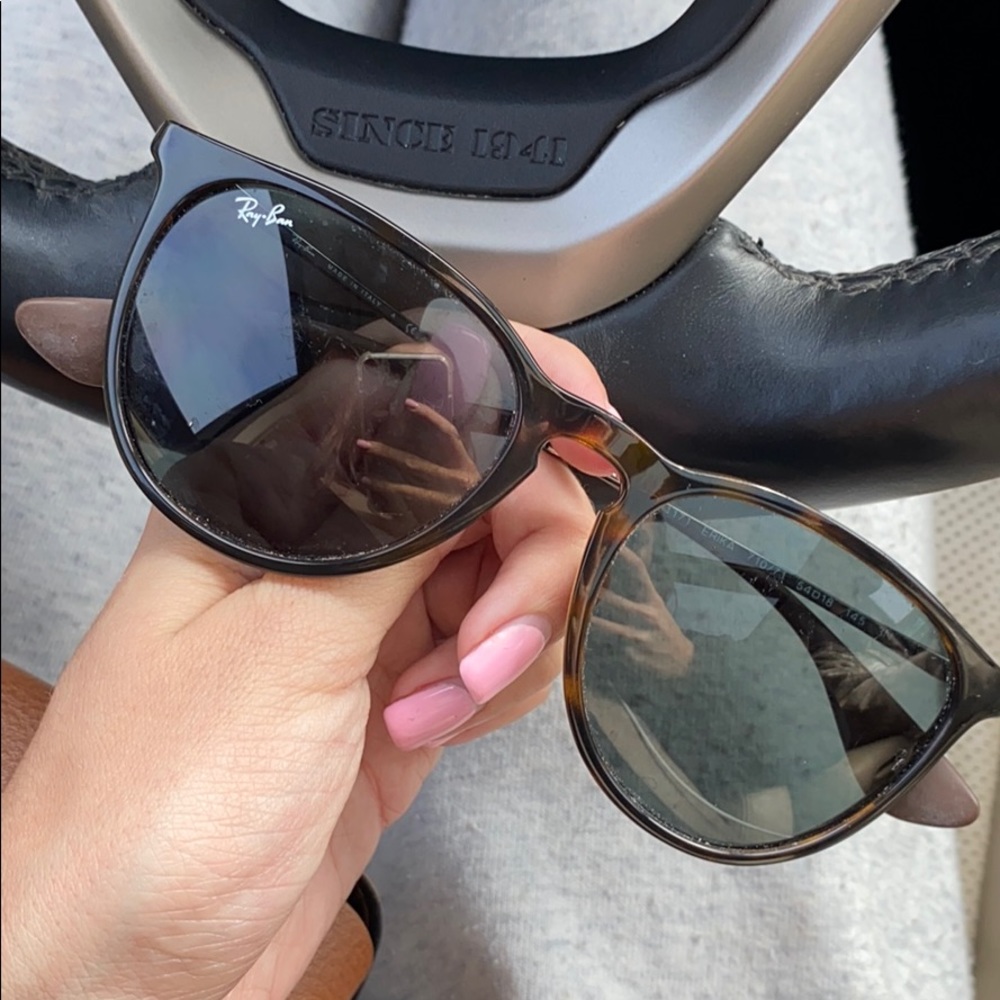 RAYBANS